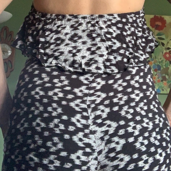 Black and White Romper - Picture 5 of 6